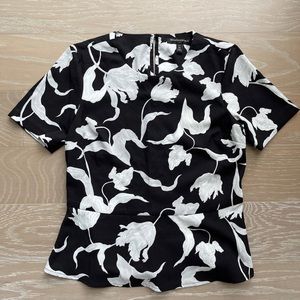 Banana Republic Black and White Blouse (size petite x-small)